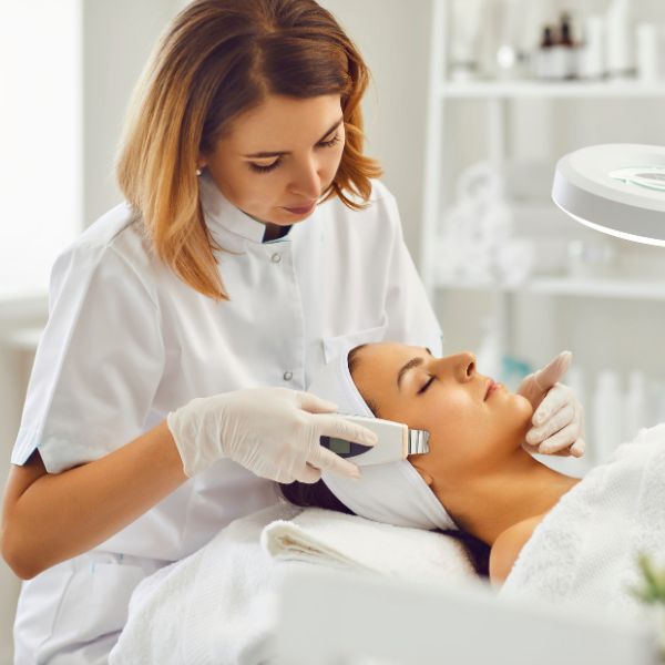 Beauty Treatment Consultant Level 3